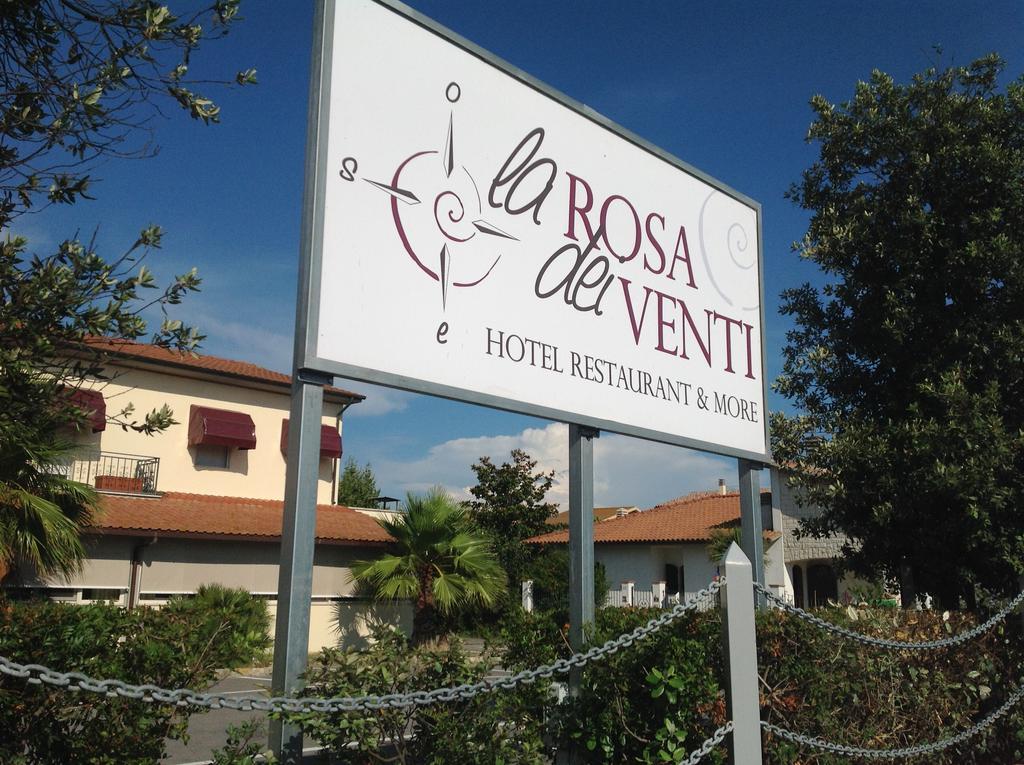 Hotel La Rosa Dei Venti 알비니아 외부 사진